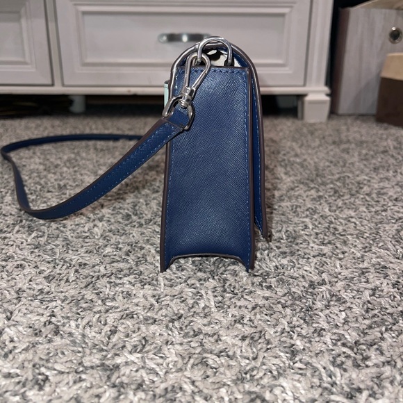 Kate Spaded crossbody Bag-Turquoise and white with navy blue trim!! - Picture 6 of 8